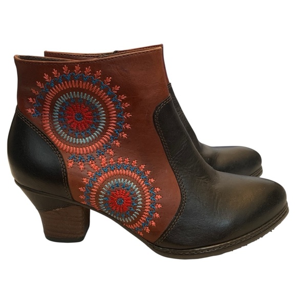 L'artiste Ankle Boots Bootie Womens 9/40 Red Burgundy Remarkable Embroidered Art - Picture 11 of 13